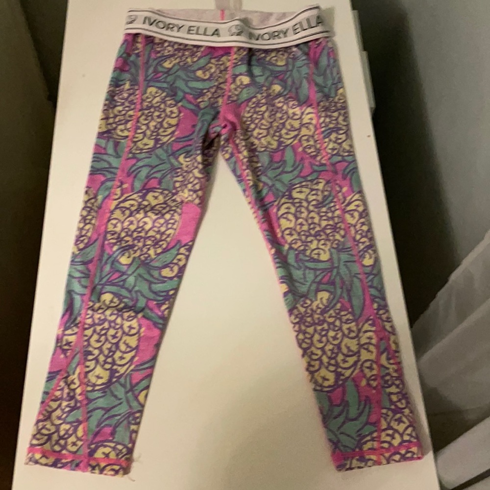super cute 3/4 leggings